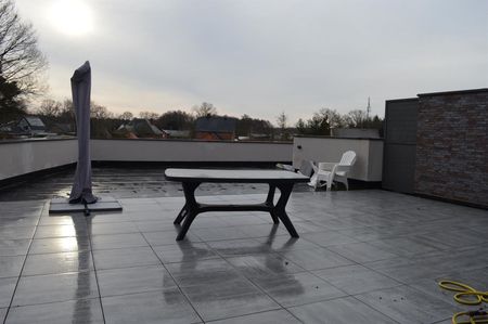 TE HUUR: Ruim duplex met 2 slaapkamers en ruim terras te Zolder! - Photo 2