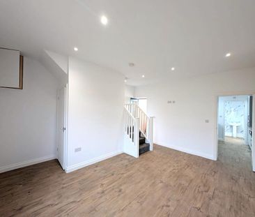 3 bedroom terraced house to rent - Photo 6