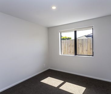 Near new 2 bedroom townhouse – pet friendly! - Photo 4