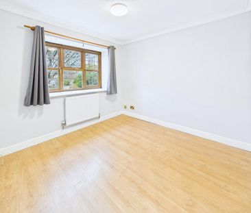 3 bedroom link detached house to rent - Photo 5