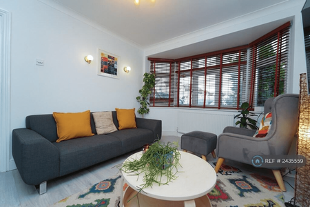 3 bedroom detached house to rent - Photo 3