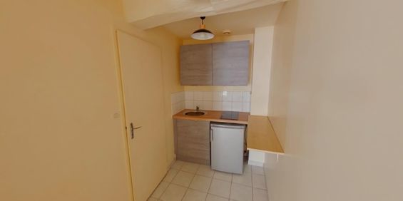 Location Appartement 1 pièce 20m² CHATELLERAULT 86100 - Photo 3