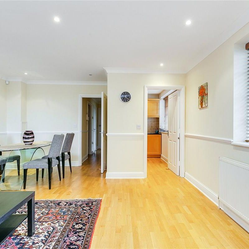 2 bedroom flat in 97 West Hill - Photo 1