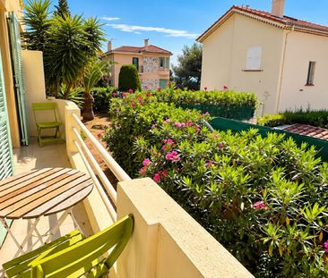 CAP DE NICE - AGREABLE 2 PIECES MEUBLE DE 37M² A LOUER - AU CALME - BALCON AVEC VUE MER - CLIMATISE - Photo 2