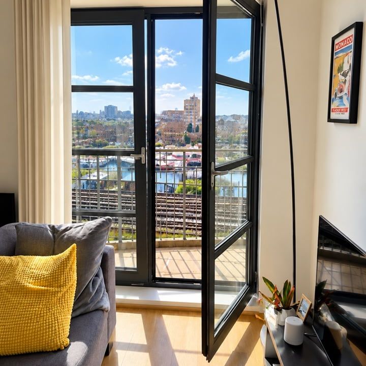 1 Bed Flat, Commercial Road, E14 - Photo 1