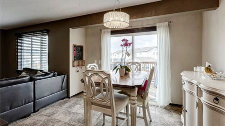 3+1 Bedroom Home For Rent In Cranston! - Photo 2