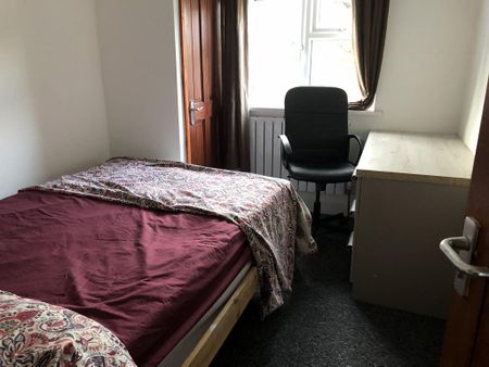 2 bedroom flat to rent - Photo 5