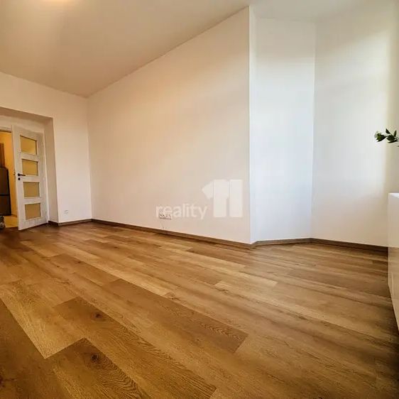 Pronájem bytu 1+1, 37 m - Fotografie 1