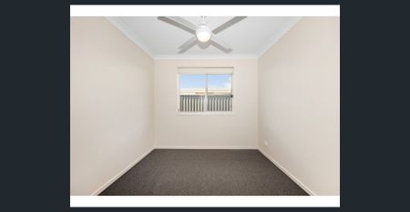 LOW-MAINTENANCE DUPLEX CLOSE TO SCHOOL & BIKE PATH - Photo 3