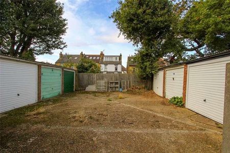 Chalkwell Park Drive, Leigh-on-sea, Essex, SS9 - Photo 3