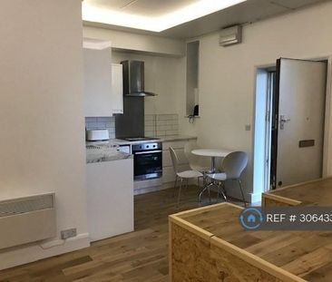 Studio to rent - Photo 5