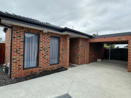 MODERN 2 BEDROOM UNIT - Photo 1