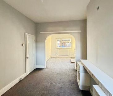 3 bedroom Terraced House To Let - Photo 3