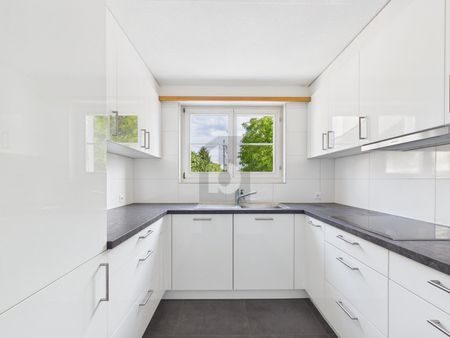 KÜRZLICH RENOVIERT MIT VIEL PLATZ AN IDYLISCHER LAGE - Foto 2