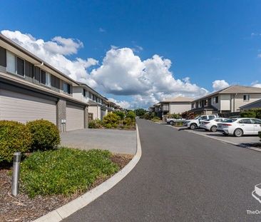 3 Bedroom in a Quiet Complex - close to all amenitiese - Photo 1