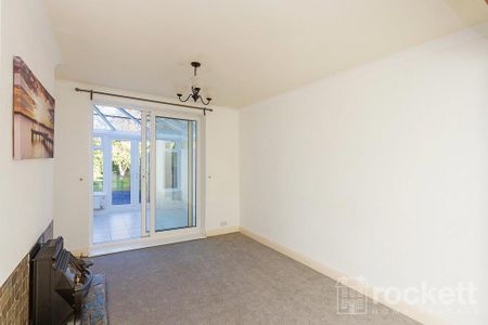 3 bedroom semi-detached house to rent - Photo 3