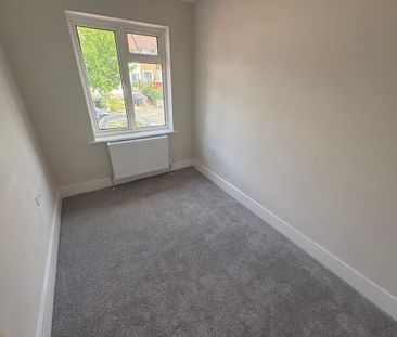 Bourne View, Greenford - Photo 3
