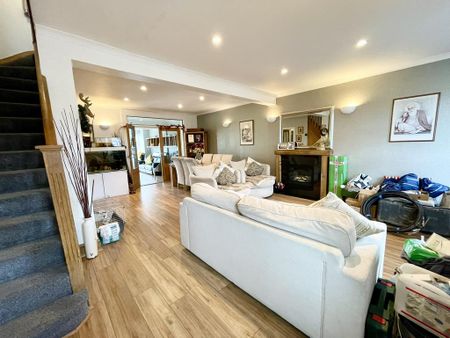 4 bedroom terraced house to rent - Photo 5