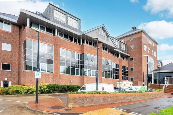 Liongate House, Guildford, GU1 - Photo 1