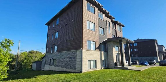 BEAU 4 ½|CONSTRUCTION RÉCENTE - Photo 2