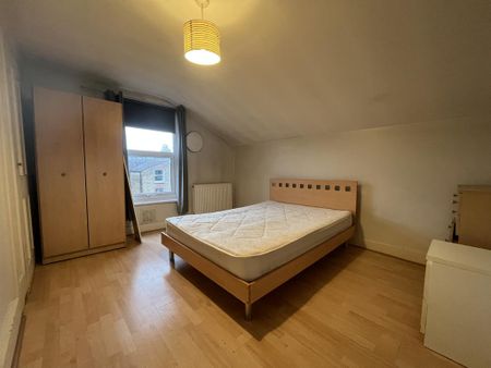 4 bedroom apartment to rent - Photo 4