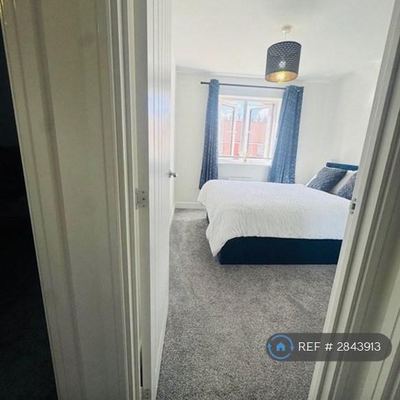 1 bedroom in a house share to rent - Photo 1