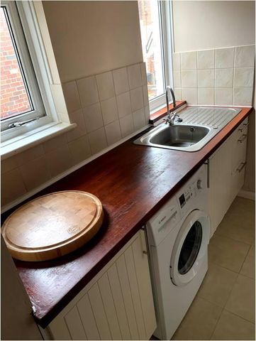 3 bedroom flat to rent - Photo 3