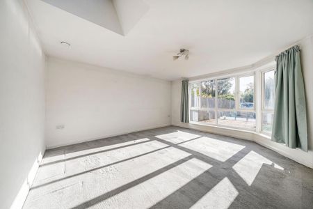 2 bedroom detached bungalow to rent - Photo 4