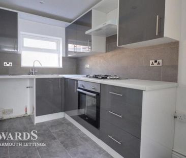 2 bedroom terraced house to rent - Photo 4