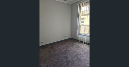 REDUCED REDUCED !!! Stylish compact and convenient describes this wonderful townhouse in the heart of Mawson Lakes walk to the train station - Photo 3