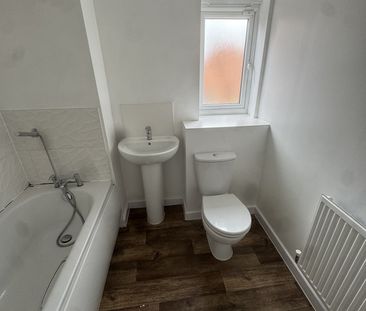 3 Bed Semi-Detached House, Ashover Avenue, M12 - Photo 2