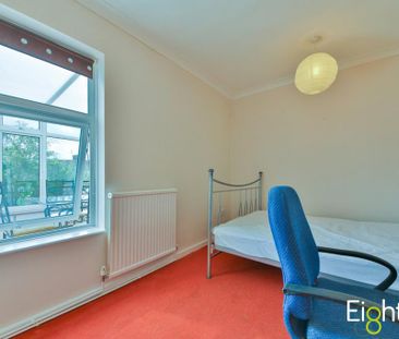 4 bedroom end of terrace house to rent - Photo 5