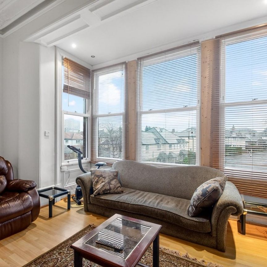 2 bedroom Flat To Let - Photo 1