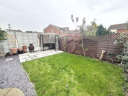 2 bedroom terraced house to rent - Photo 3