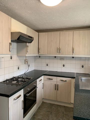 2 bedroom terraced house to rent - Photo 3