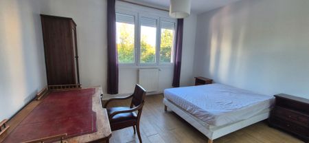 T3 Meublé de 85 m² avec balcon et loggia - secteur CORUM, - Photo 3