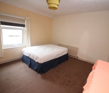 2 Bedroom Mid Terraced House - Photo 6