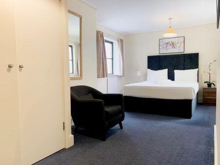3 Bed / 1 Bath - Photo 4