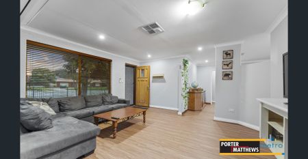 STUNNING FAMILY HOME! - Photo 3