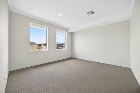 Modern, New & Minutes from the Beach. - Photo 2