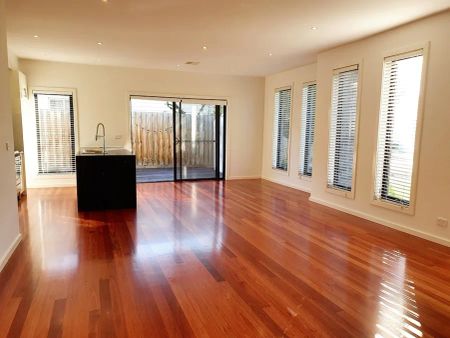 1/1 Percy Street, Newport VIC 3015 - Townhouse For Rent | Domain - Photo 3