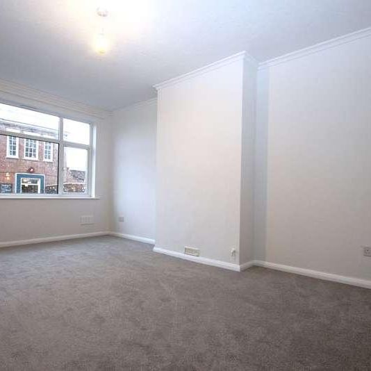 Chiltern Drive, Surbiton, KT5 - Photo 1