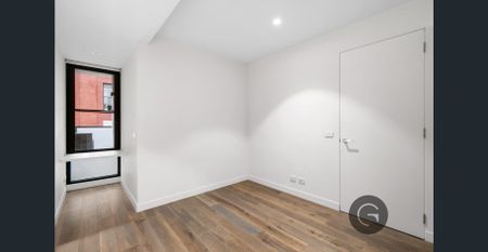 Boutique Living In Lively Collingwood - Photo 3