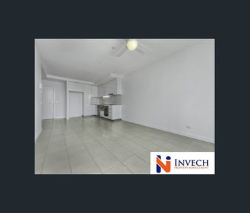 Level 5- Spacious One Bedroom Apartment for Rent - Photo 2