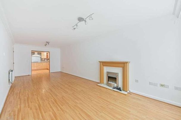 Holme Court, Isleworth, TW7 - Photo 1