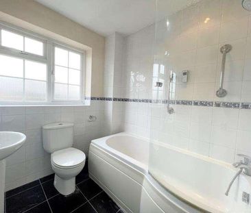 Woking, Surrey, GU22 - Photo 5