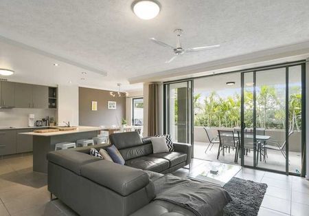 Centrally Located Two Bedroom Unit! - Photo 3