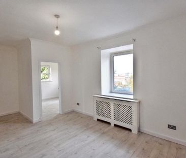 3 bedroom flat to rent - Photo 2