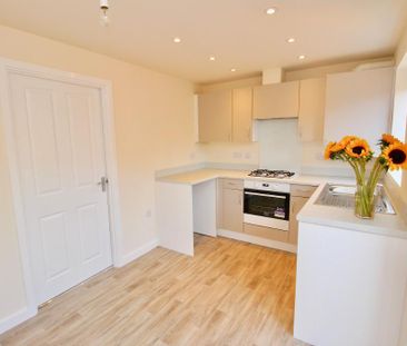 2 bedroom semi-detached house to rent - Photo 6