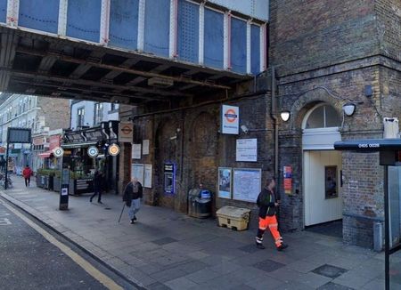 1 bedroom in a house share to rent - Photo 2